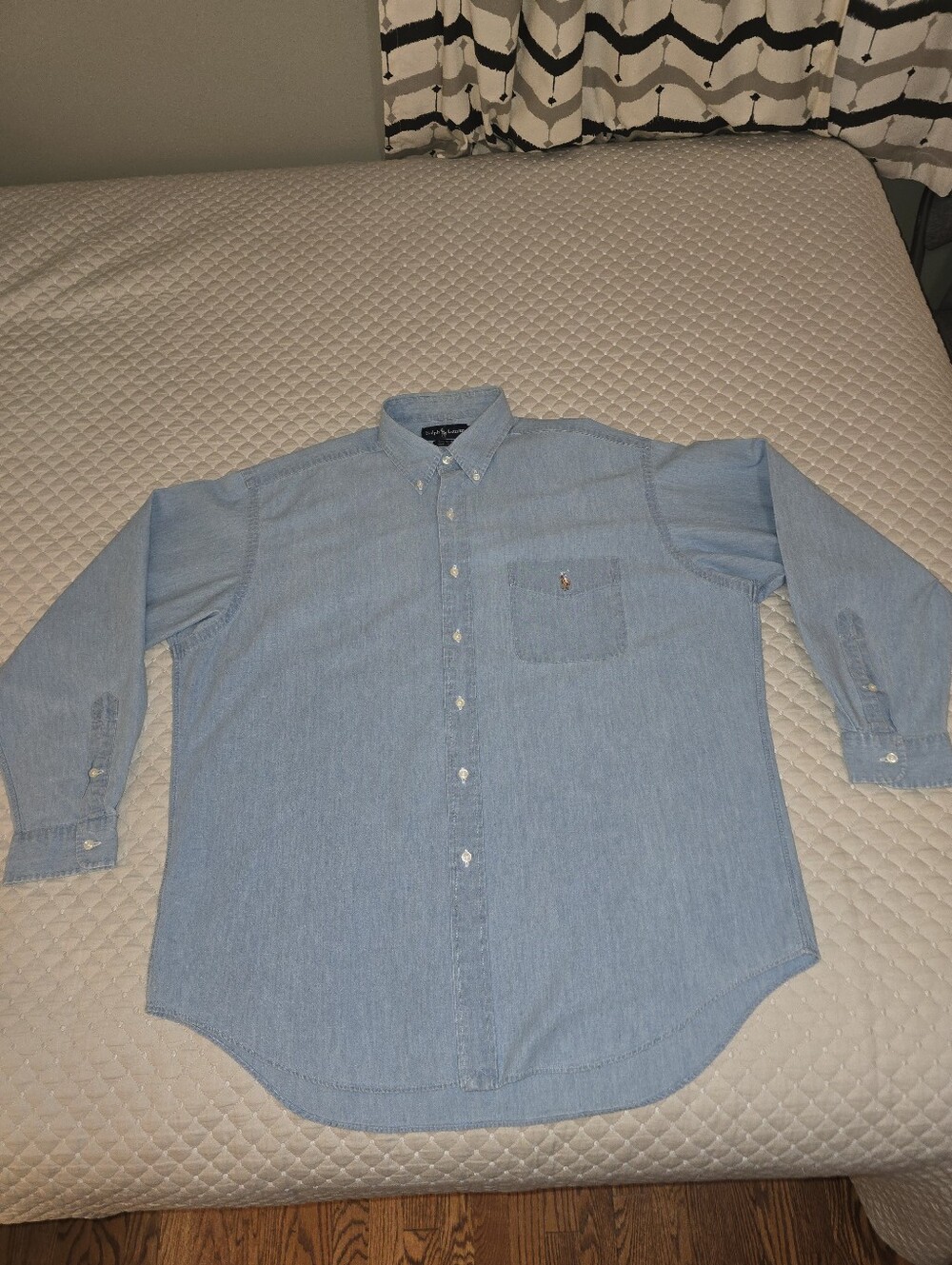 Lg - Ralph Lauren Men's Light Denim Blue Button-Down Shirt. (PRISTINE CONDITION)